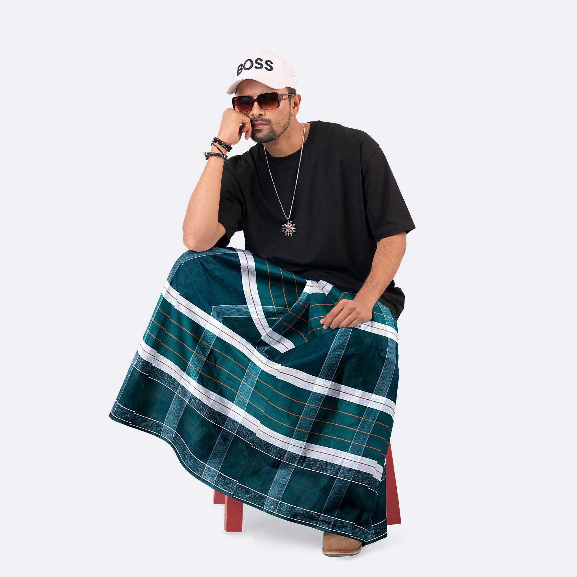 Amanat-Shah-Lungi-Crown-1163-3-1756029497.jpg