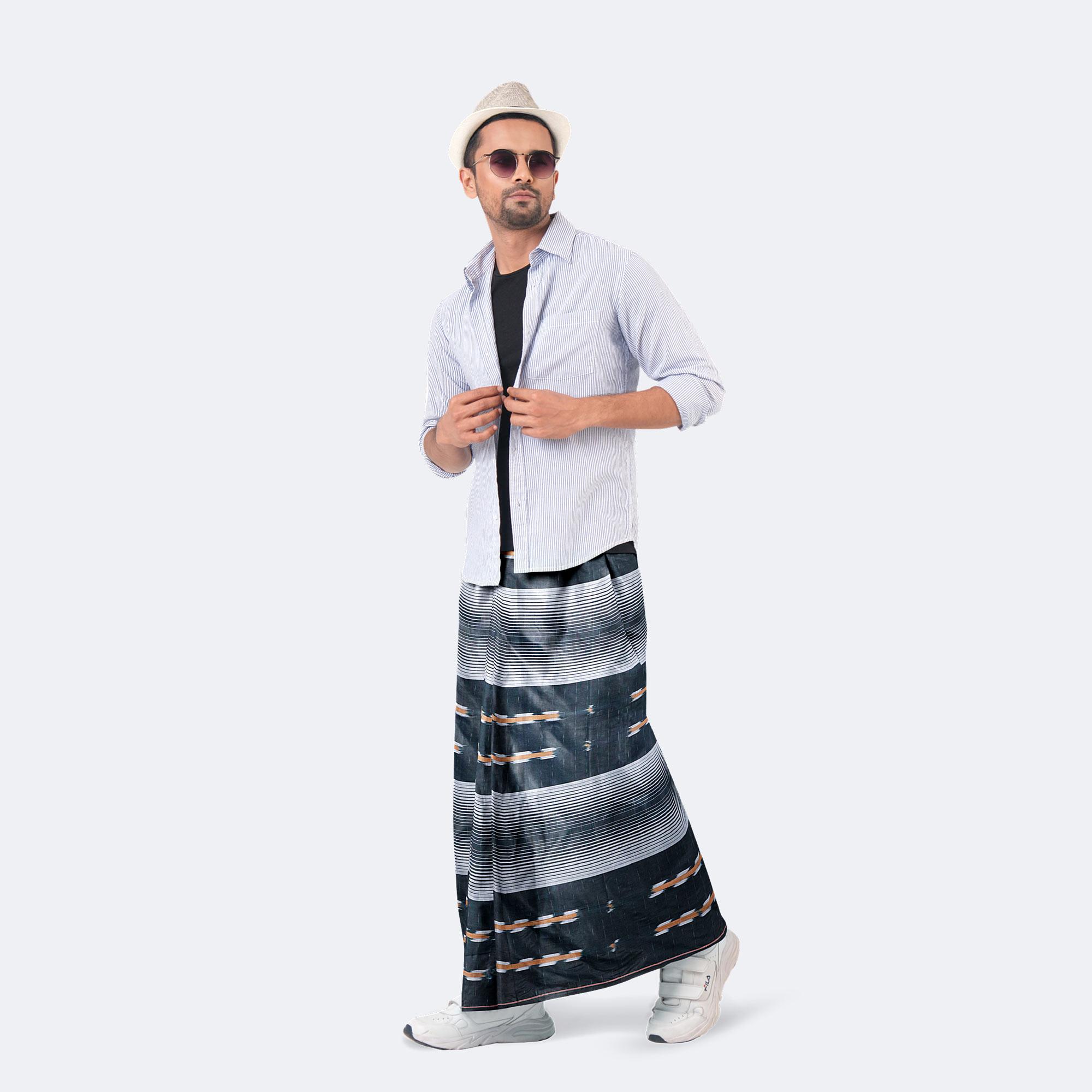 Amanat-Shah-Lungi-Crown-1166-2-1756032270.jpg